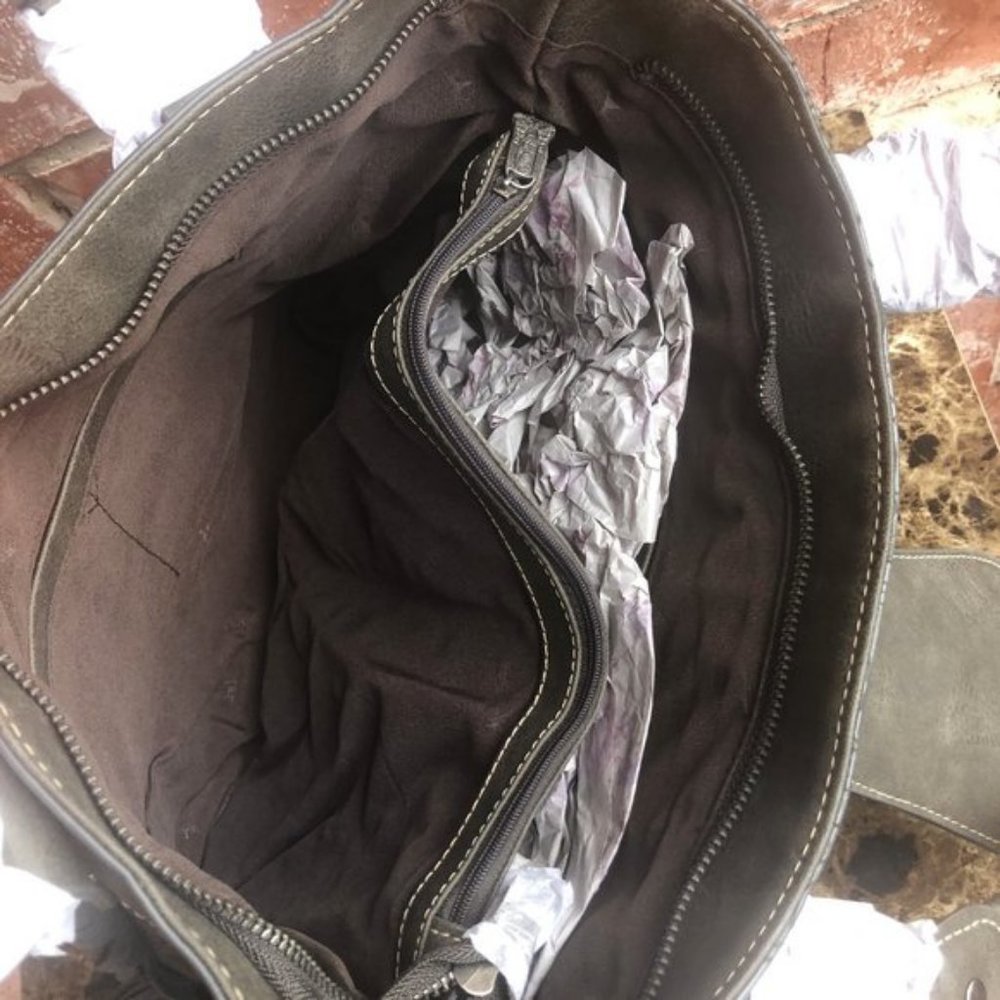 Trinity Ranch Tooled Design Concealed Carry Bag - Picture 7 of 7